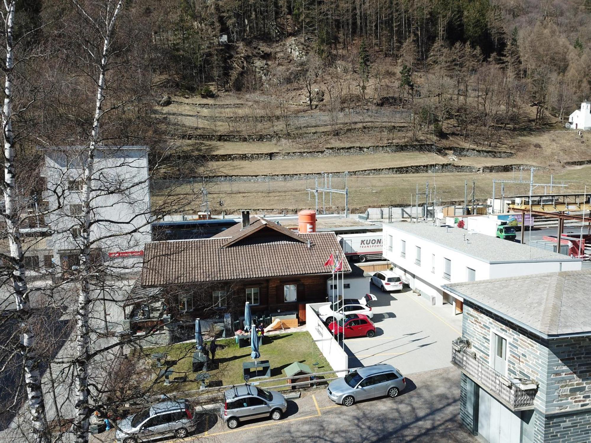 Ristorante Pensione Chalet Stazione Hotel Poschiavo Exterior photo